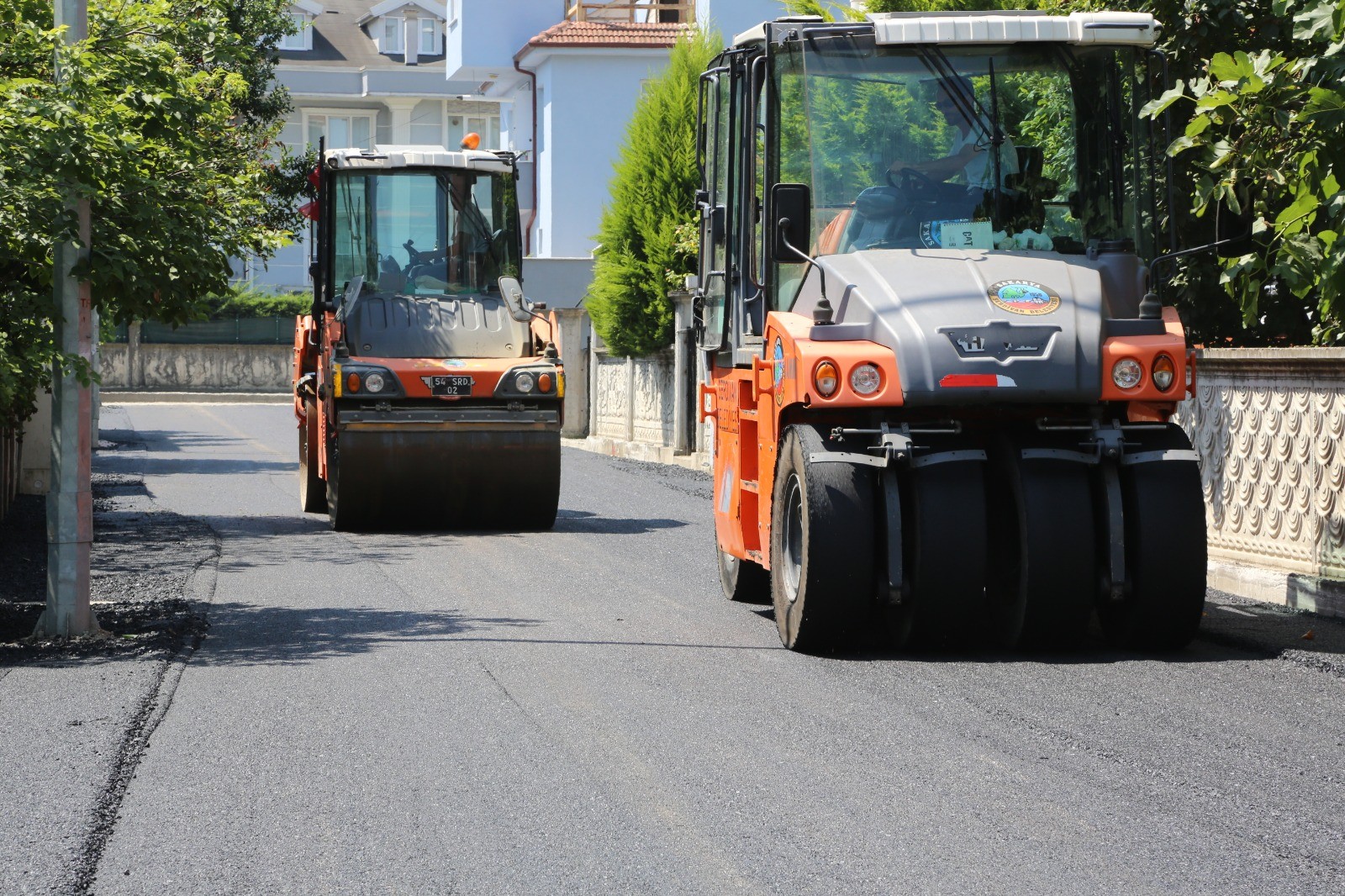 Serdivan'da Asfalt Seferberliği Devam Ediyor