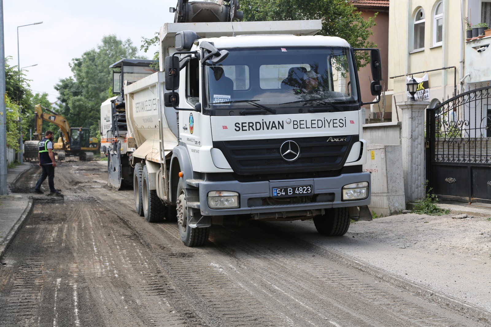 Serdivan’da Asfalt Yenileme Çalışmaları Hız Kesmiyor