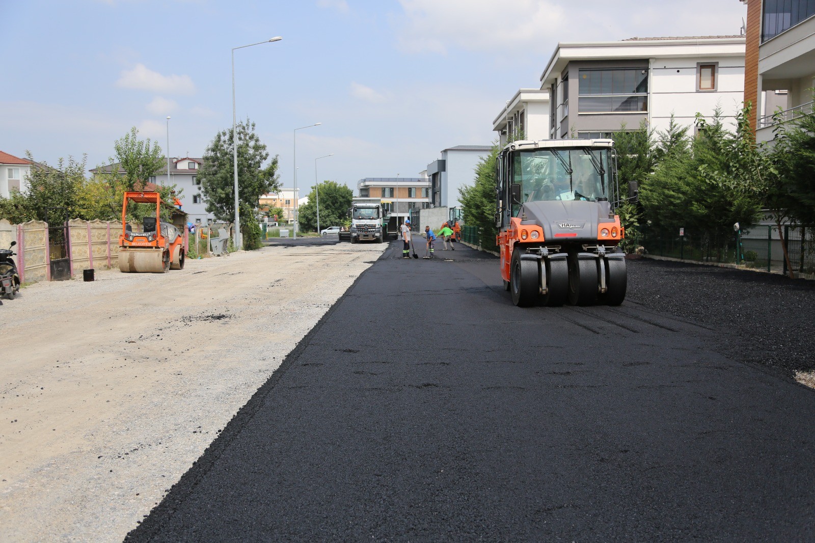 Serdivan’da Üst Yapı Çalışmaları Devam Ediyor