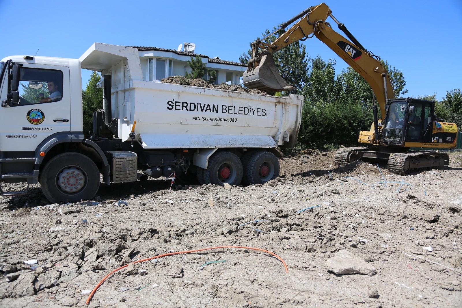 Serdivan Belediyesi Yol Ağını Güçlendiriyor