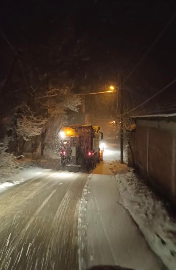 Serdivan’da 24 Saat Kar Mesaisi