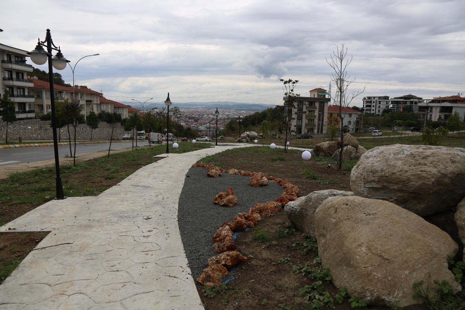 Serdivan Belediyesi’nin Peyzaj Çalışmaları Devam Ediyor