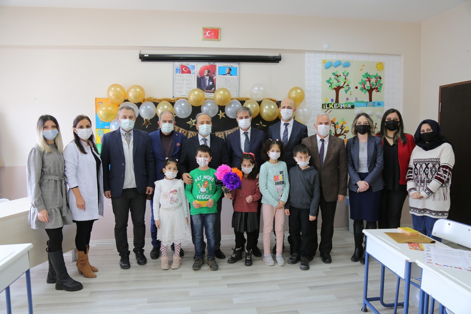Başkan Alemdar Karne Sevincine Ortak Oldu