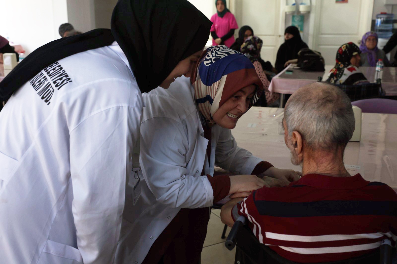 Serdivan Belediyesi’nden Yaşlılara Sevgi Dolu Ziyaret