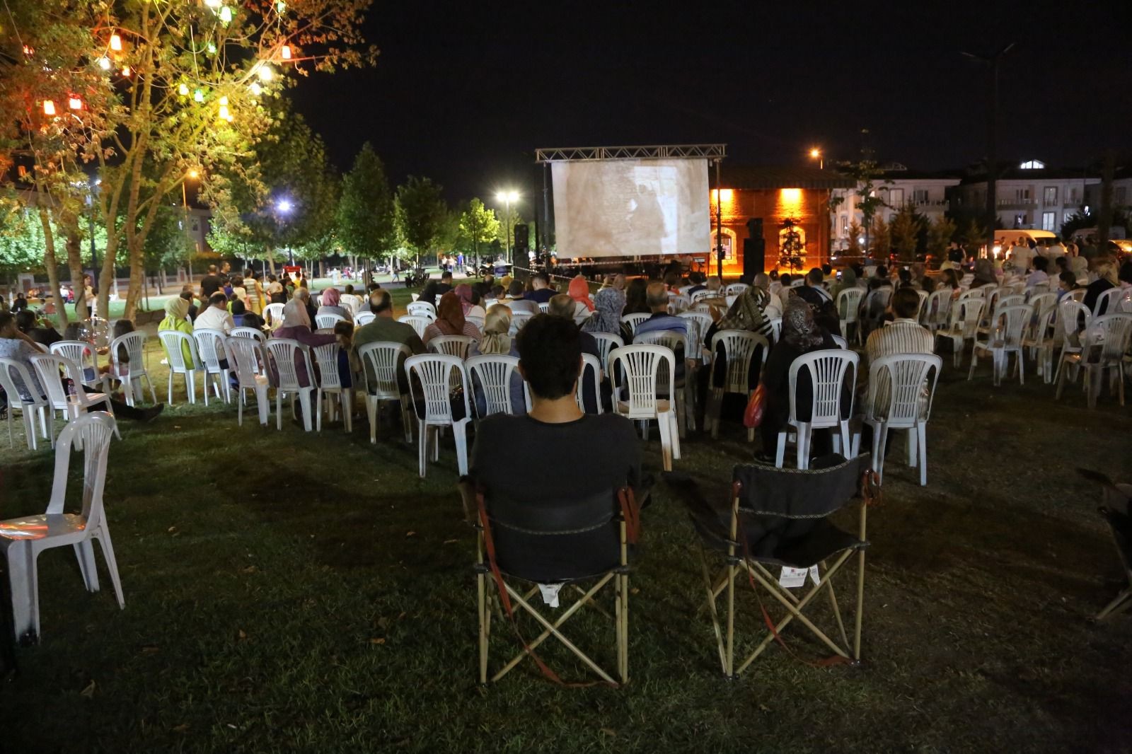 Serdivan Açık Hava Film Gösterimleri Devam Ediyor