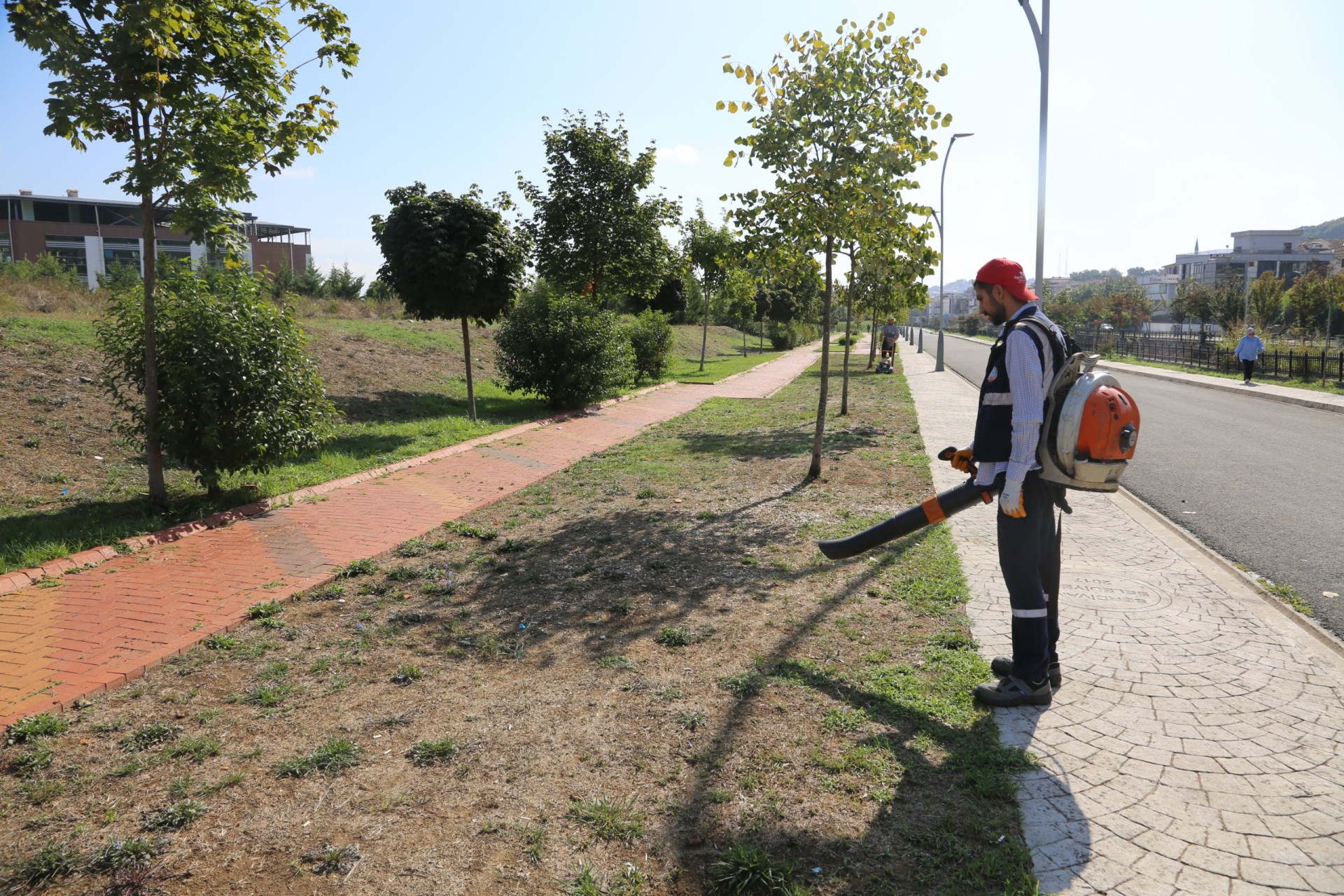 Serdivan'da Yollar Temiz ve Bakımlı