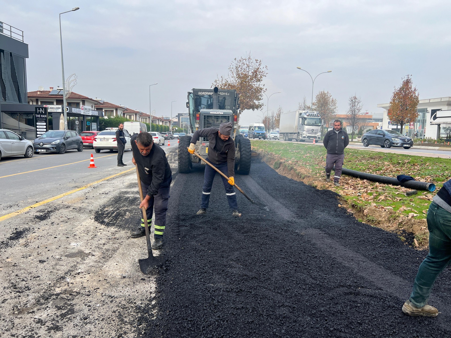 Serdivan’da Yol Çalışmaları Sürüyor