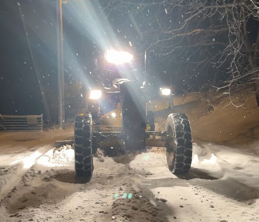 Serdivan Belediyesi Karla Mücadele Ekipleri Gece Boyu Sahadaydı