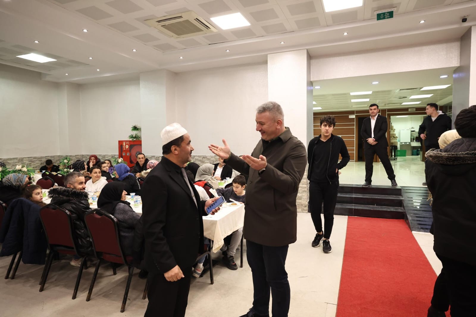  Osman Çelik’ten Samsunlular Derneği’ne İftar Ziyareti
