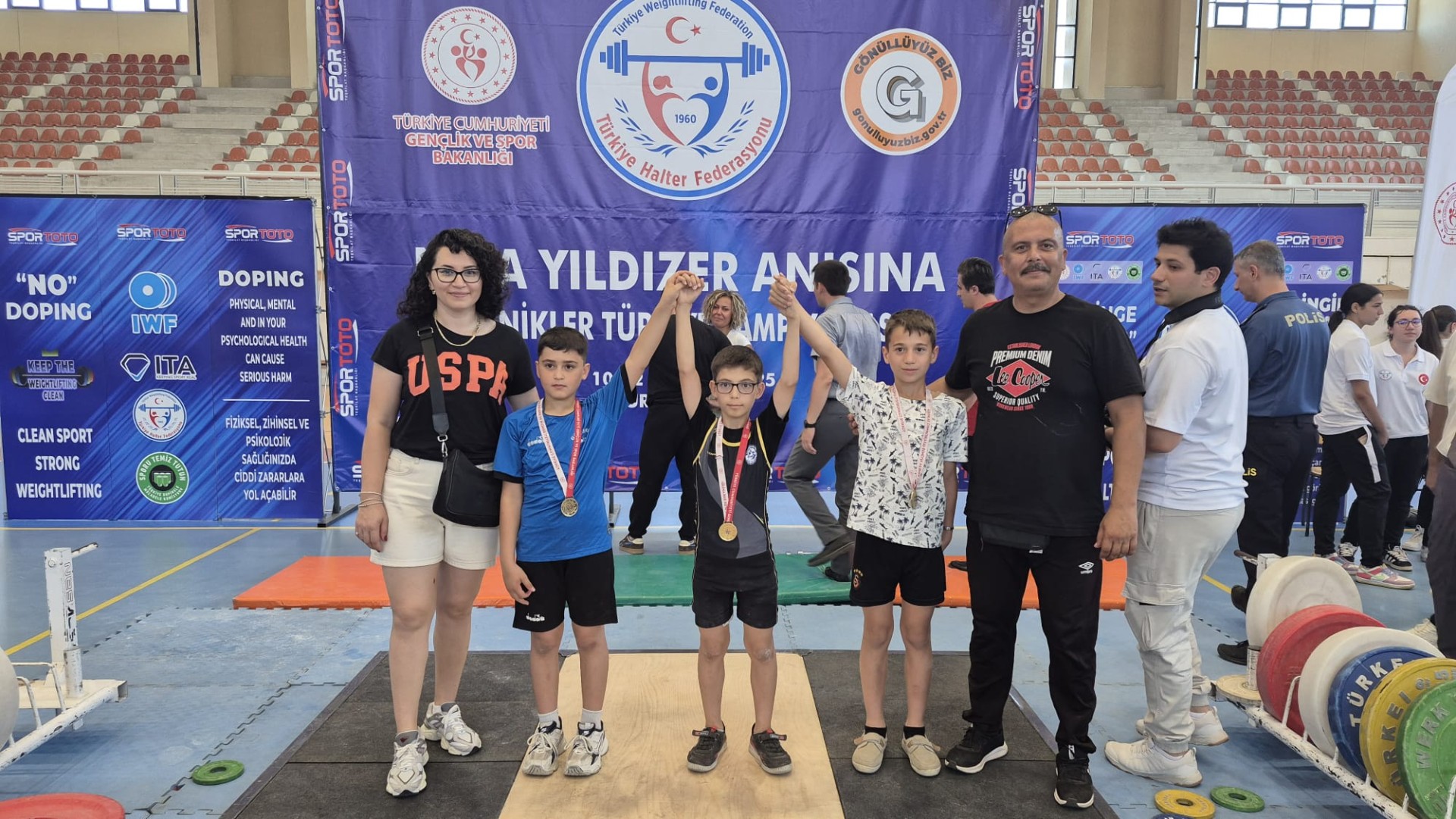 Minikler Halter Şampiyonasında Serdivanlı Sporcu Zirvede