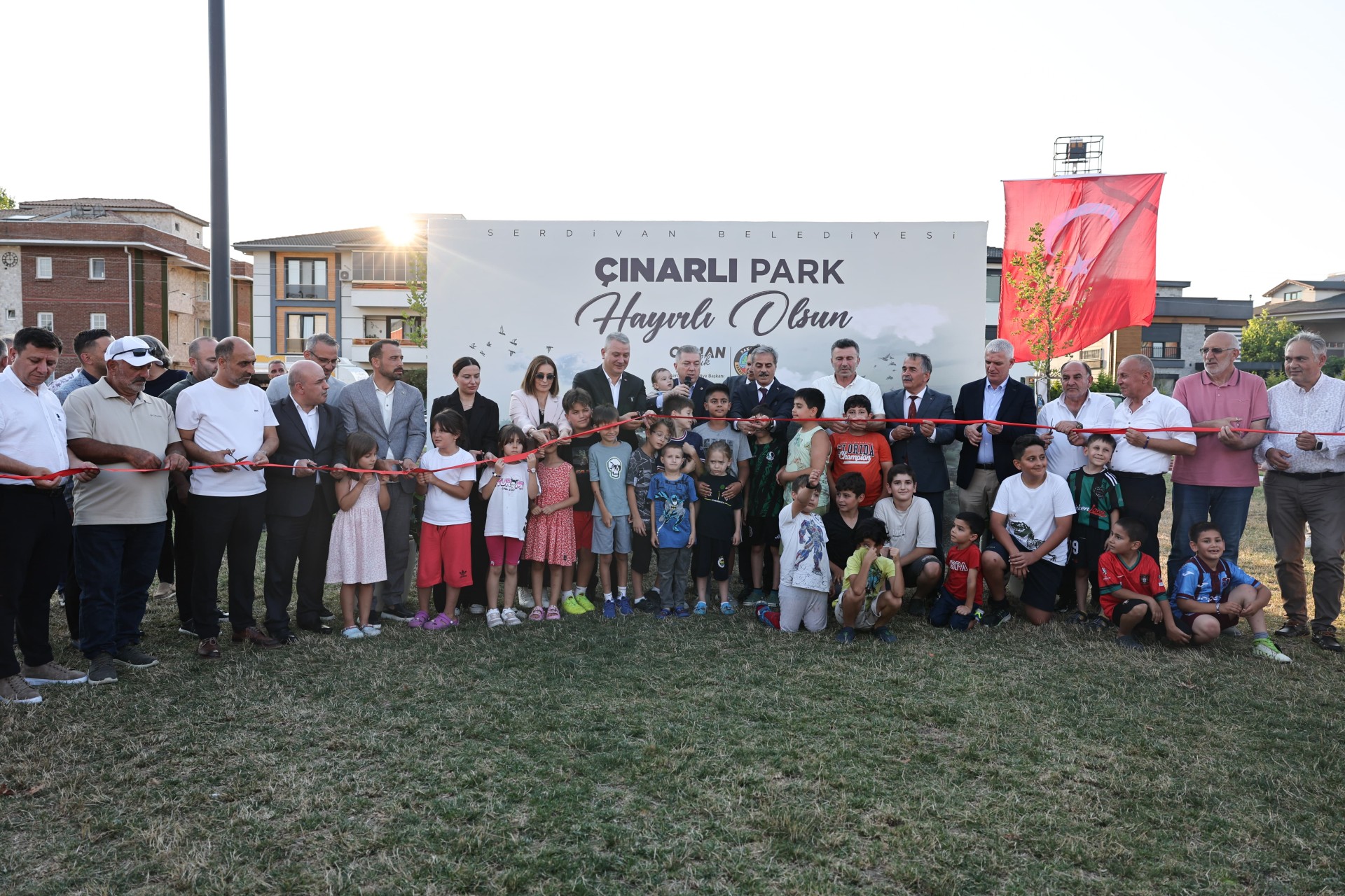 Serdivan’da Yeni Sosyal Yaşam Alanı: Çınarlı Park Hizmete Açıldı