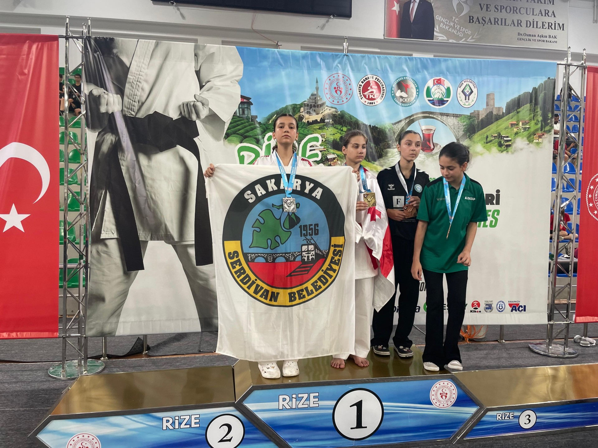 Serdivanlı Karatecilerden Uluslararası Arenada Büyük Başarı